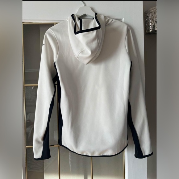 Nike hoodie size Small - Picture 2 of 2